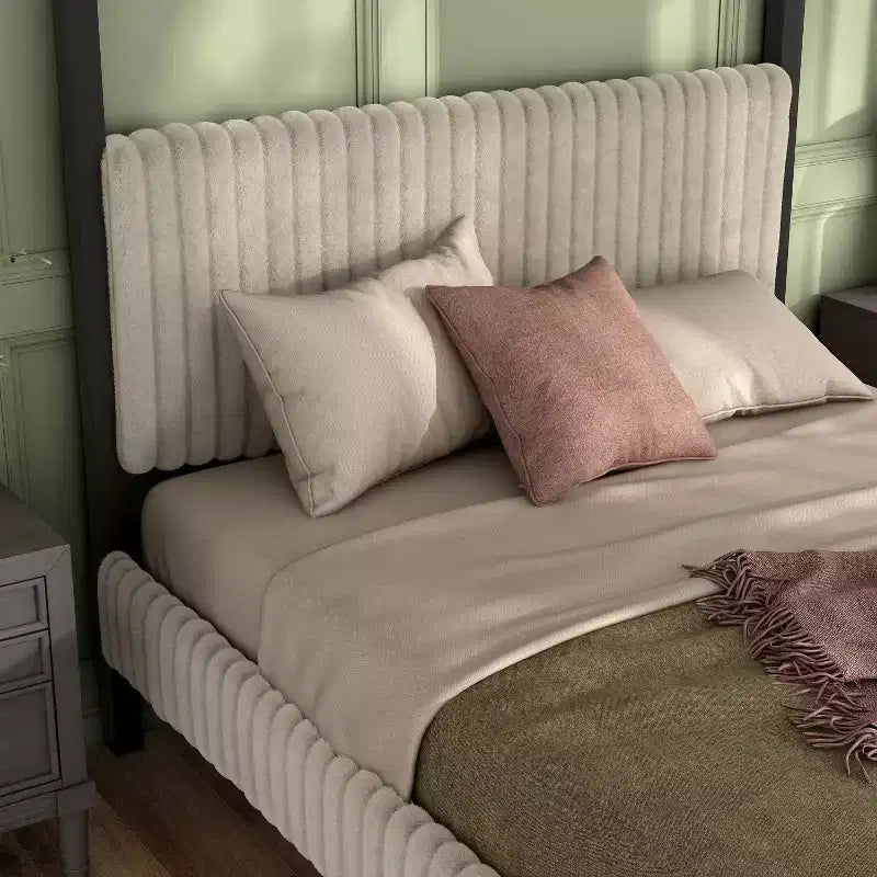 HOMES: Letti a baldacchino e a piattaforma "Inside + Out Queen Barrette" con testiera imbottita in velluto a coste, colore marrone chiaro