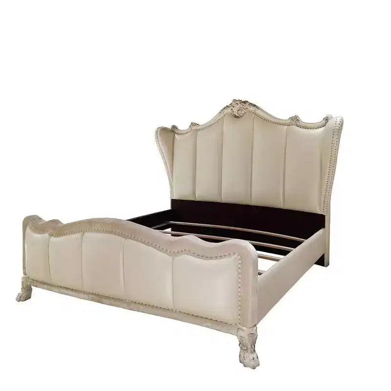 Acme Furniture 95" California King Dresden Ecopelle & Bianco osso: PU color champagne, piedi a zampa, testiera capitonné
