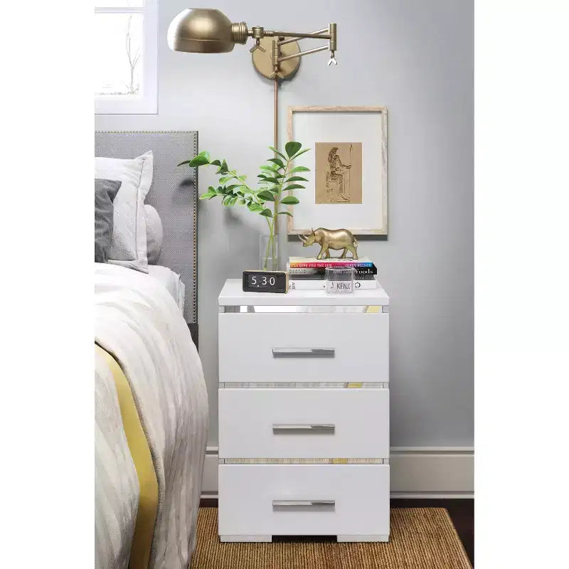 Comodino a 3 cassetti Belmont - Finch