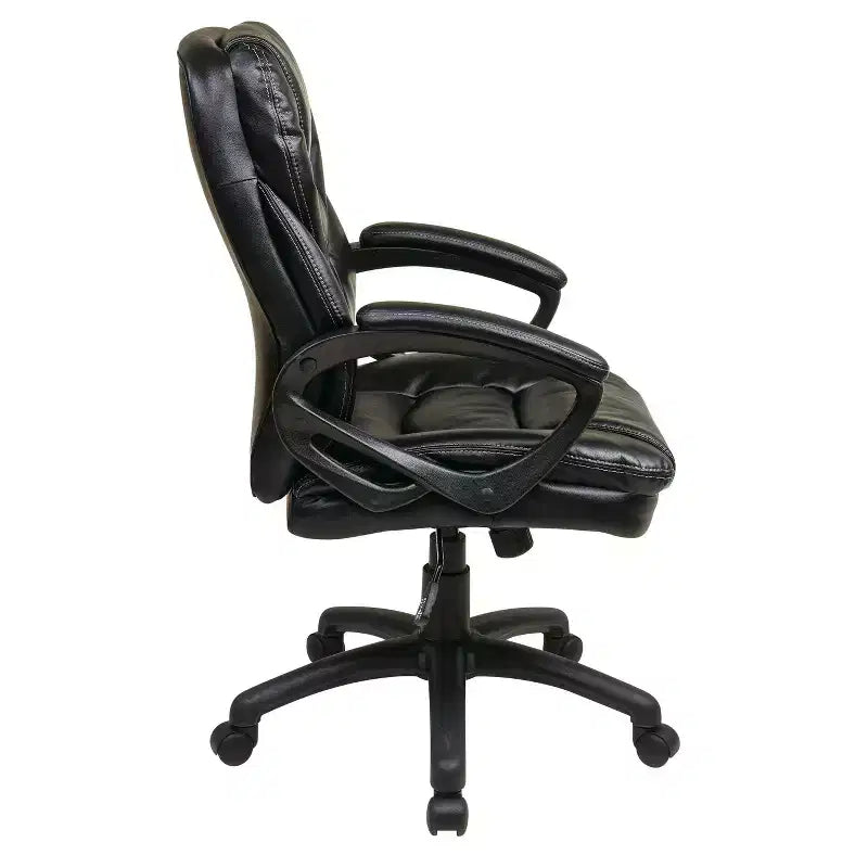 Sedia direzionale in similpelle con braccioli imbottiti - OSP Home Furnishings