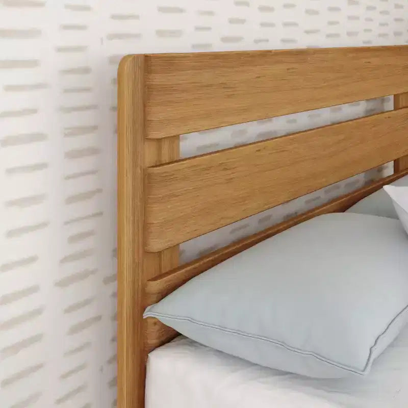 Plank+Beam Letto matrimoniale rustico con testiera a doghe, Letto a piattaforma in legno massello