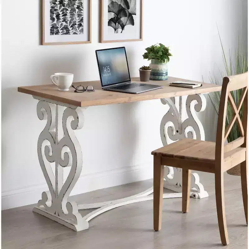 Scrivania rustica in legno intagliato Wyldwood di Kate e Laurel