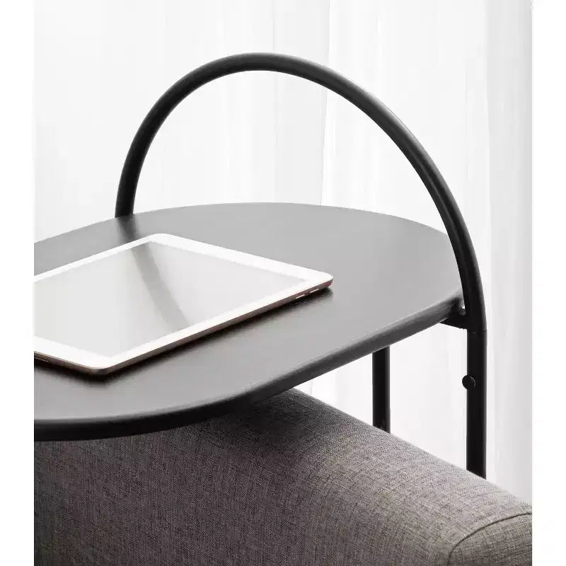 Tavolino a C in legno Capsule Kate e Laurel Caplan, 20x13,75x32,75, nero
