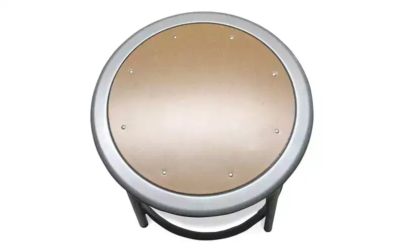 Sgabello da officina industriale Alera in metallo, senza schienale, supporta fino a 136 kg, altezza seduta 76 cm, seduta marrone, base grigia