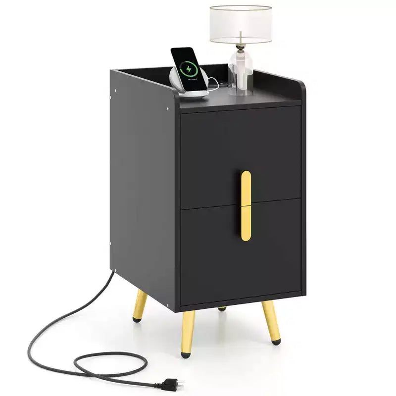 Comodino Costway con Stazione di Ricarica, Tavolini da Salotto/Camera da Lete con 2 Cassetti, Colore Caffè/Bianco/Nero