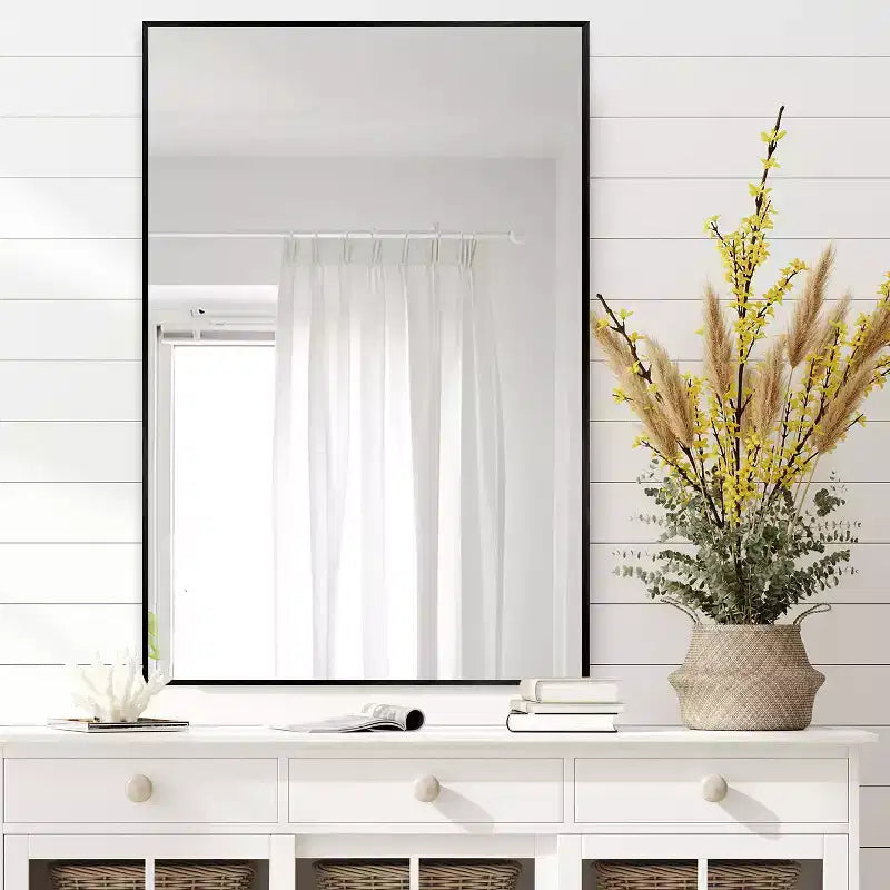 Specchio da parete decorativo rettangolare Dovelina con cornice moderna in metallo