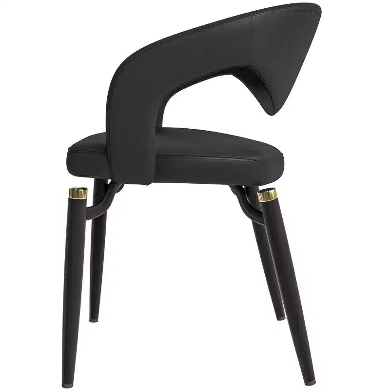 Sedia da pranzo moderna LeisureMod Entice, sedile in pelle imbottito con schienale aperto curvo e gambe in metallo, cucina moderna, sala da pranzo, casa, posti a sedere per bar
