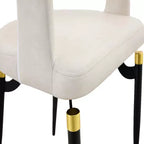 Sedia da pranzo moderna LeisureMod Entice, sedile in pelle imbottito con schienale aperto curvo e gambe in metallo, cucina moderna, sala da pranzo, casa, posti a sedere per bar