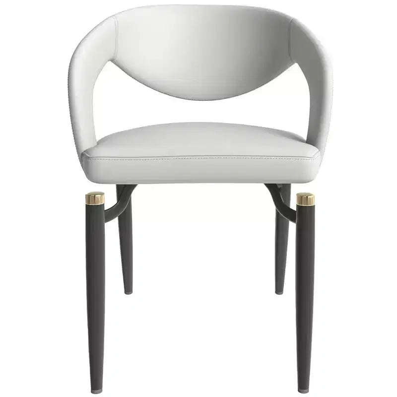 Sedia da pranzo moderna LeisureMod Entice, sedile in pelle imbottito con schienale aperto curvo e gambe in metallo, cucina moderna, sala da pranzo, casa, posti a sedere per bar