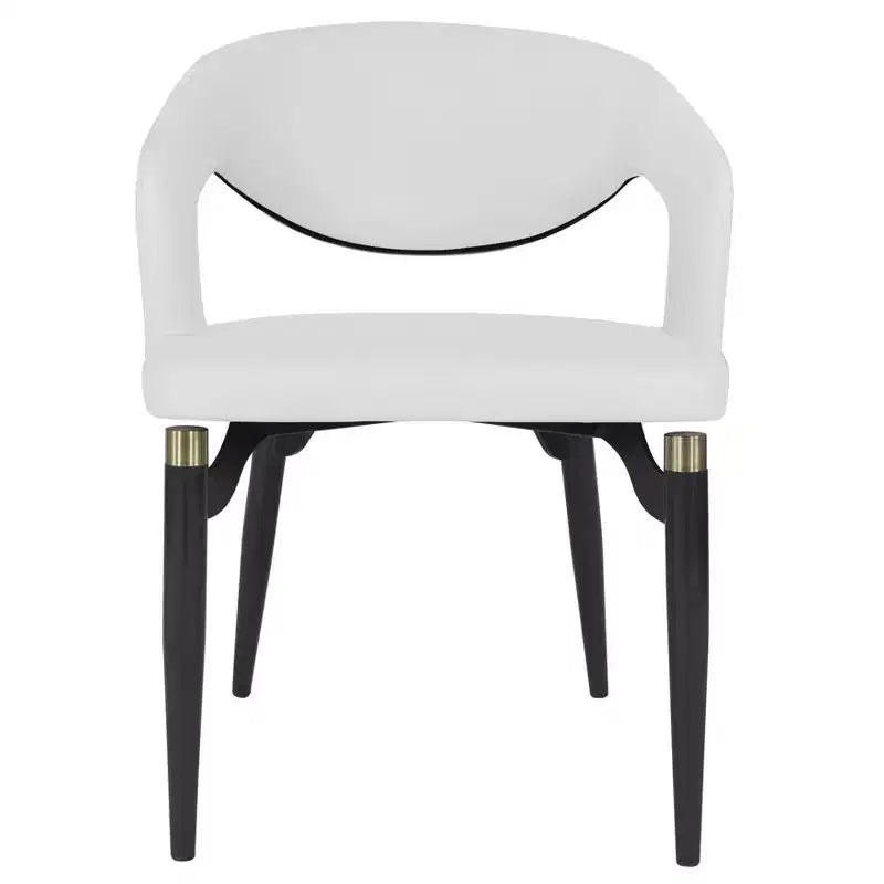 Sedia da pranzo moderna LeisureMod Entice, sedile in pelle imbottito con schienale aperto curvo e gambe in metallo, cucina moderna, sala da pranzo, casa, posti a sedere per bar