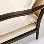 Sedia accent crema con cuscino a cappello e struttura in legno - Threshold with Studio McGee