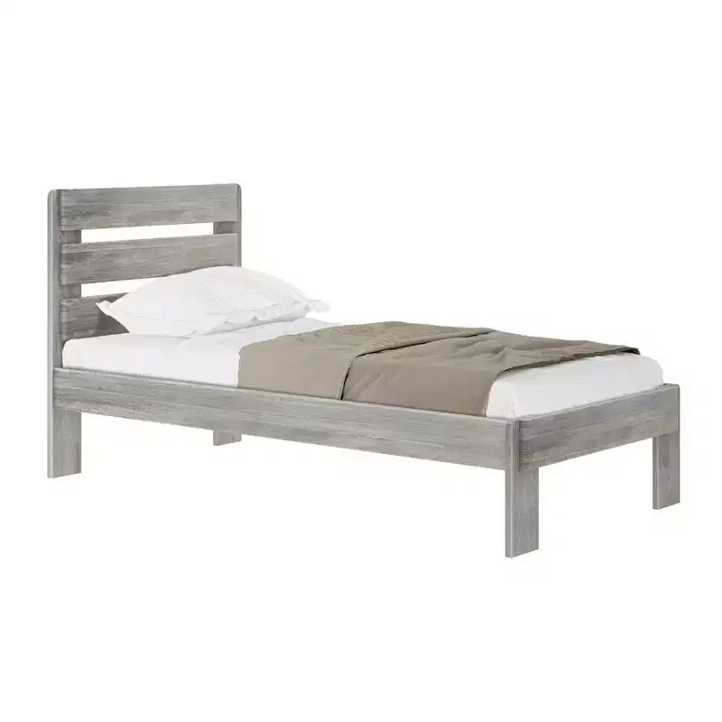 Struttura letto matrimoniale Plank+Beam Farmhouse con testiera a doghe, letto a piattaforma in legno massello
