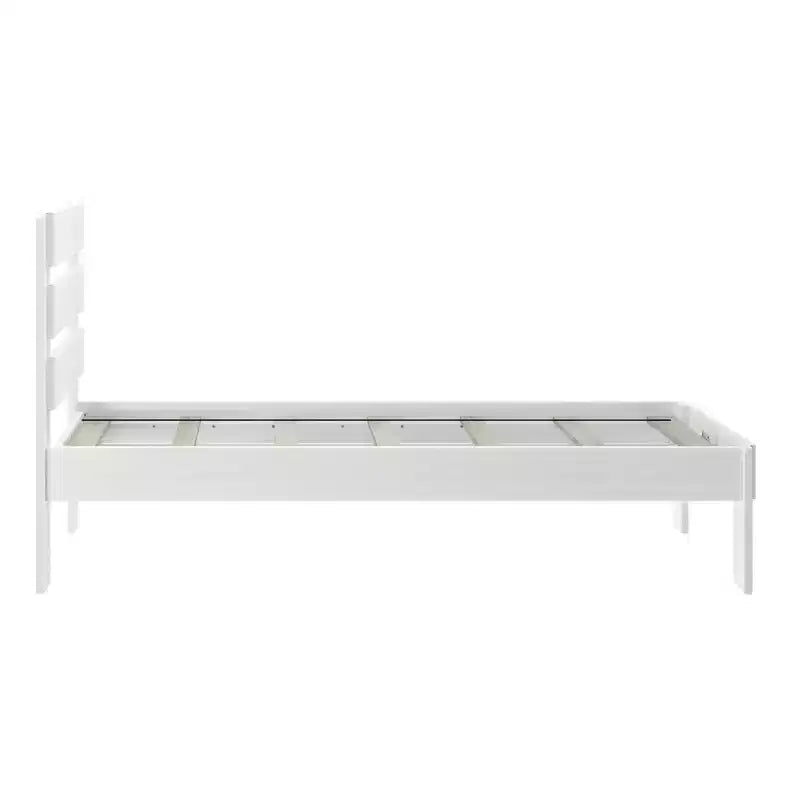 Struttura letto matrimoniale Plank+Beam Farmhouse con testiera a doghe, letto a piattaforma in legno massello