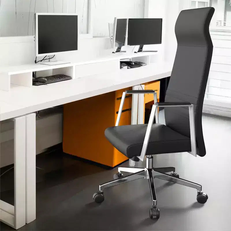 Sedia da ufficio ergonomica LeisureMod Adorit High-Back in pelle - Girevole e reclinabile - Sedia da scrivania direzionale regolabile