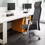 Sedia da ufficio ergonomica LeisureMod Adorit High-Back in pelle - Girevole e reclinabile - Sedia da scrivania direzionale regolabile
