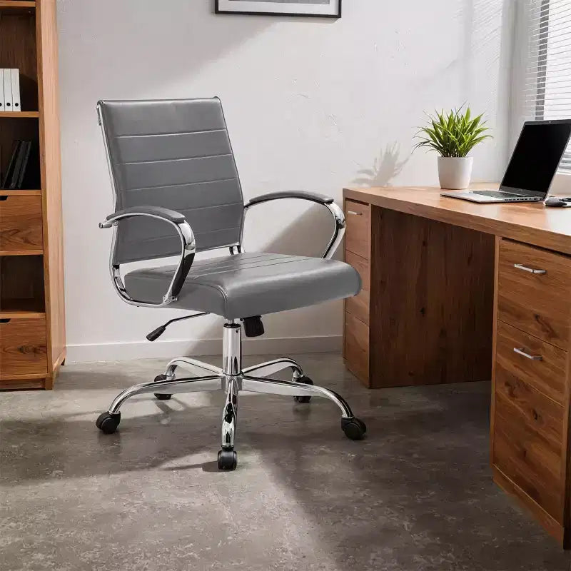 LeisureMod Benmar Ribbed Leather Office Chair - Mid-Century Modern Swivel & Tilt Executive Desk Chair - Chrome Base