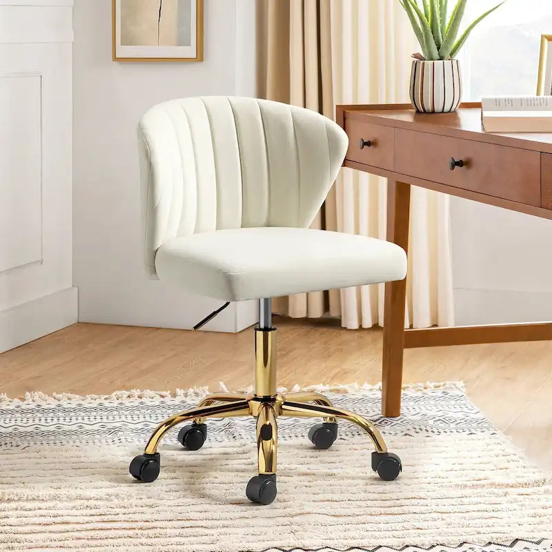 Sedia da ufficio ergonomica Ilia Modern Velvet Wingback girevole a 360 gradi con schienale trapuntato a canali di HULALA HOME