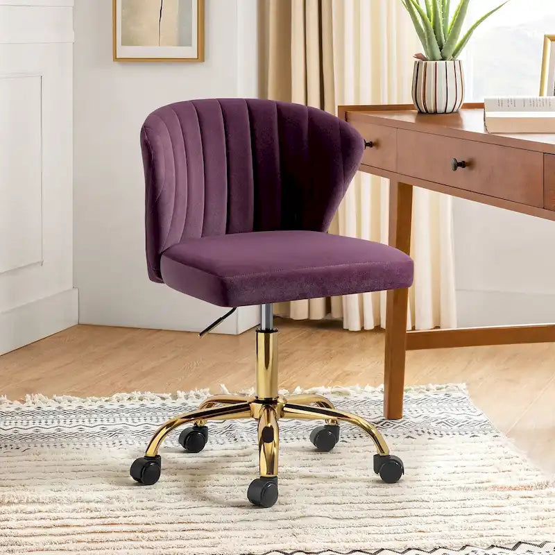 Sedia da ufficio ergonomica Ilia Modern Velvet Wingback girevole a 360 gradi con schienale trapuntato a canali di HULALA HOME