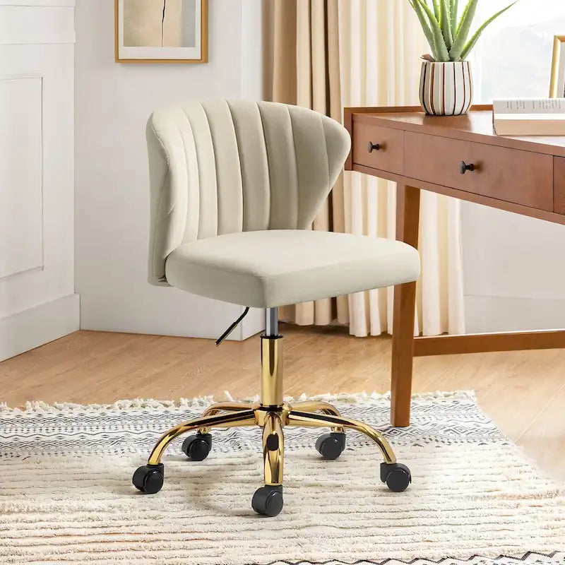 Sedia da ufficio ergonomica Ilia Modern Velvet Wingback girevole a 360 gradi con schienale trapuntato a canali di HULALA HOME
