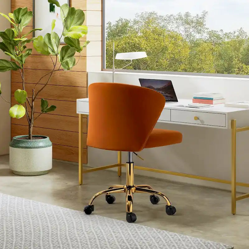 Sedia da ufficio ergonomica Ilia Modern Velvet Wingback girevole a 360 gradi con schienale trapuntato a canali di HULALA HOME