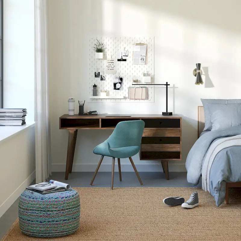 Scrivania contemporanea WYNDENHALL Wright in LEGNO MASSELLO da 60 pollici con cassetti, colore Marrone Invecchiato Naturale Rustico