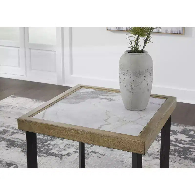 Signature Design by Ashley Montia Tavolino finale, marrone/nero