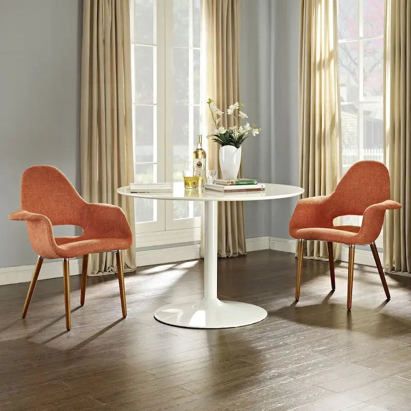 Poltrona moderna imbottita in tessuto organico con gambe in legno naturale per sala da pranzo, ufficio o come sedia laterale per salotto