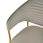 Sedia da pranzo LeisureMod imbottita in pelle e velluto, sedile e schienale ergonomici imbottiti, base resistente in acciaio inossidabile Poltrona di design Serie Bella