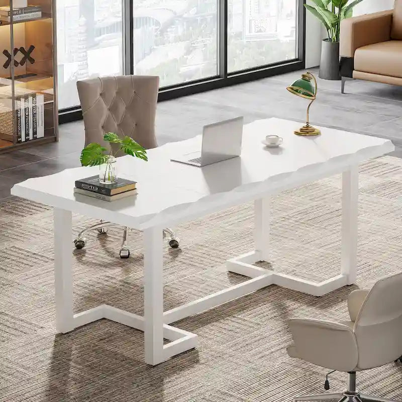 Scrivania rettangolare marrone con gambe in legno massello - 158 cm