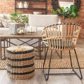 Tavolino d'appoggio Lily in giunco marino intrecciato e giacinto d'acqua di East at Main
