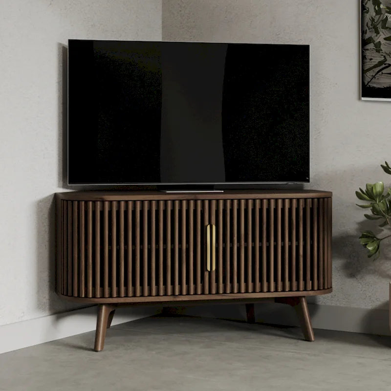 Mobile TV ad angolo in legno Sierra Studio London con inserti in stile scandinavo