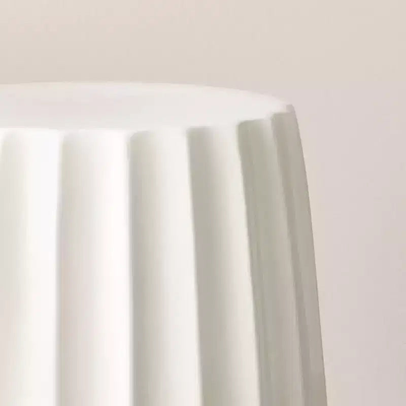 Tavolino d'appoggio in ceramica - Hearth & Hand con Magnolia
