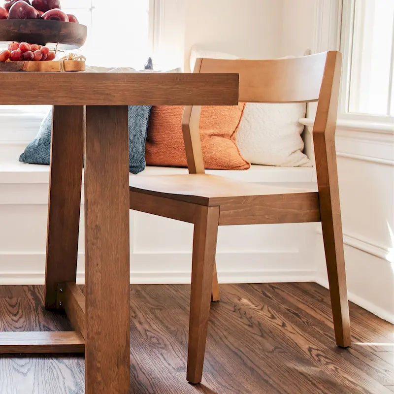 Sedia da pranzo moderna in legno massello Plank and Beam