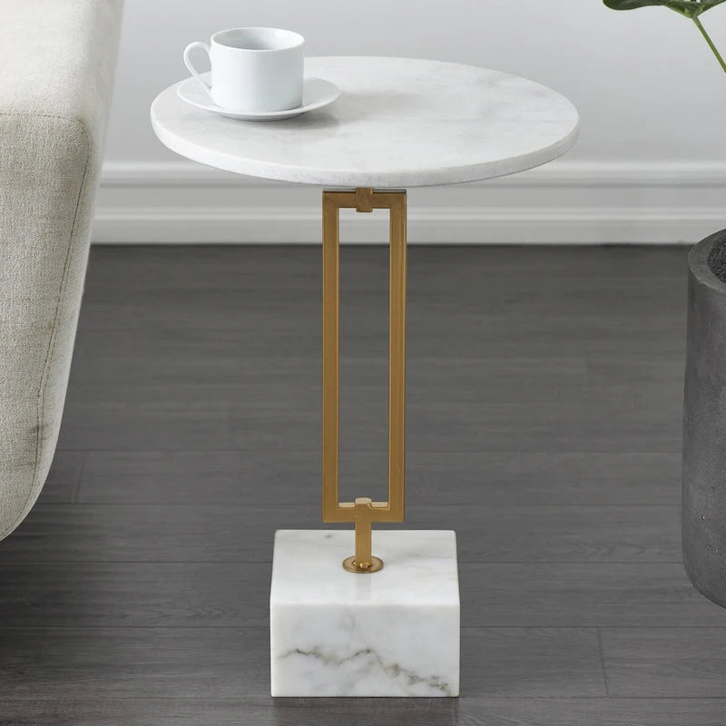 Tavolino d'appoggio/laterale Geometrico in marmo con base rettangolare in metallo dorato - Bianco - Roche River Decor